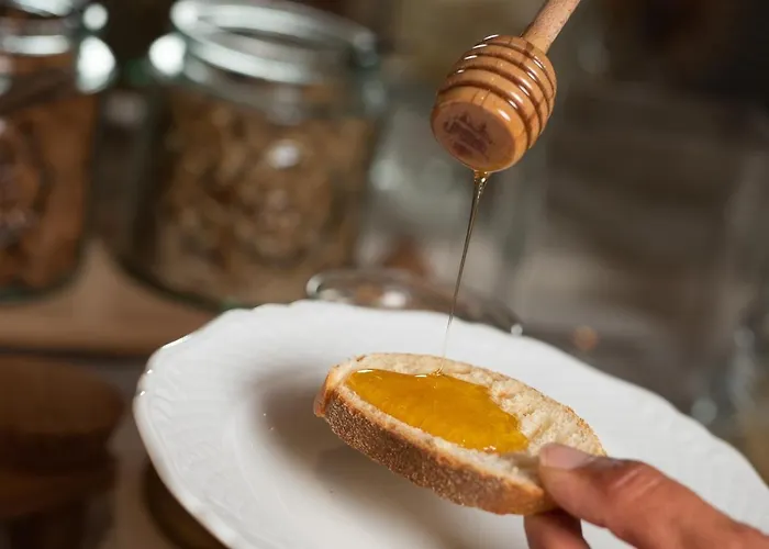 カラボナ ホテル 4*