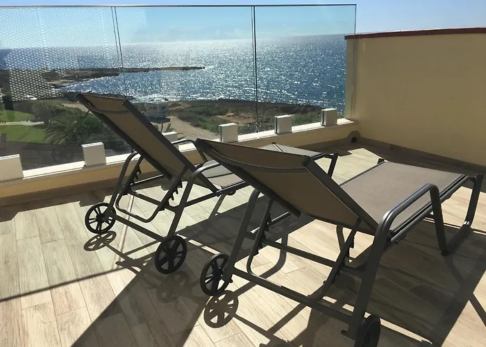 カラボナ ホテル 4*