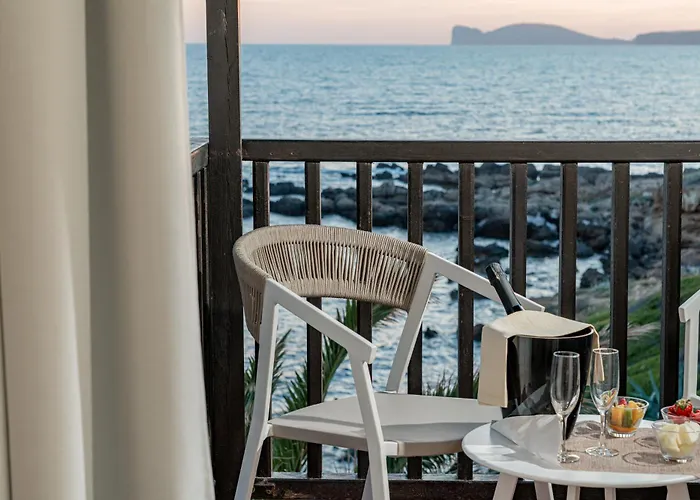 カラボナ ホテル 4*