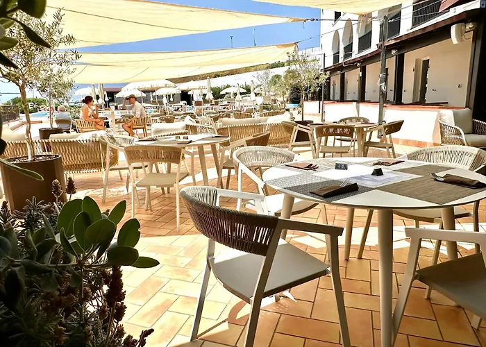 カラボナ ホテル 4*